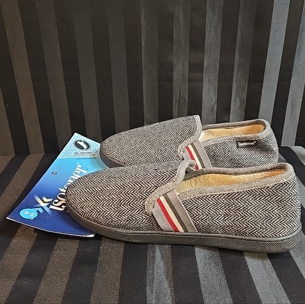Isotoner Men's US 8-9 Medium Herringbone Maverick Grey Ash Slippers Closed Back